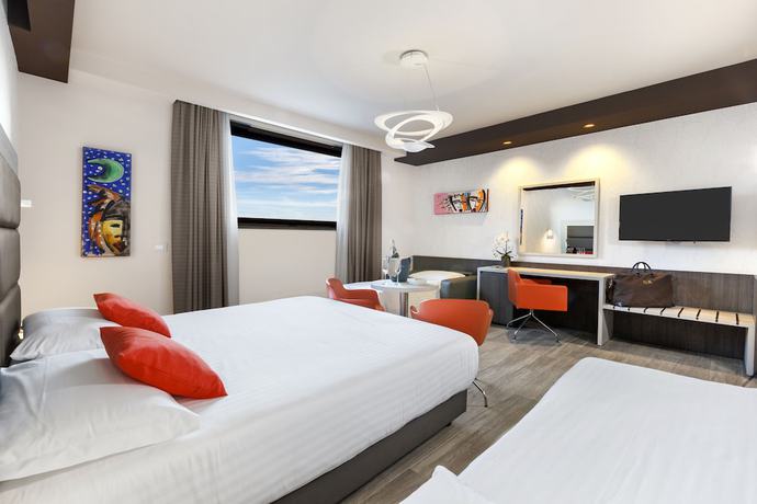 Imagen de la habitación del Hotel BHotel. Foto 13