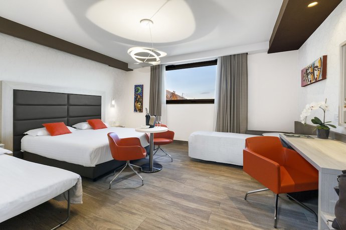 Imagen de la habitación del Hotel BHotel. Foto 14