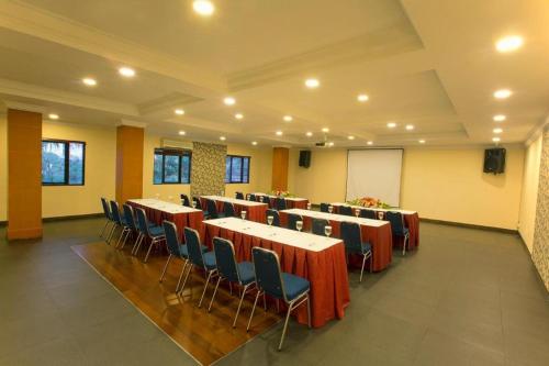 Imagen general del Hotel BI Executive Ancol. Foto 10