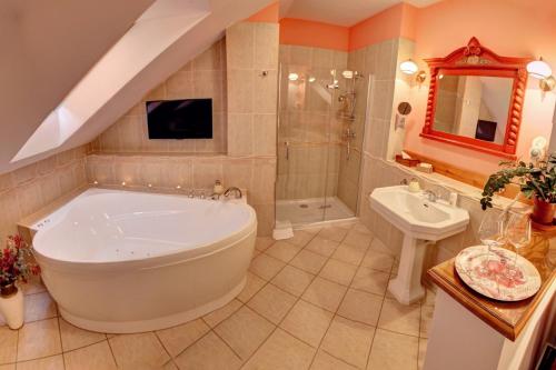 Imagen general del Hotel BIRDIE Pension & Wellness. Foto 1