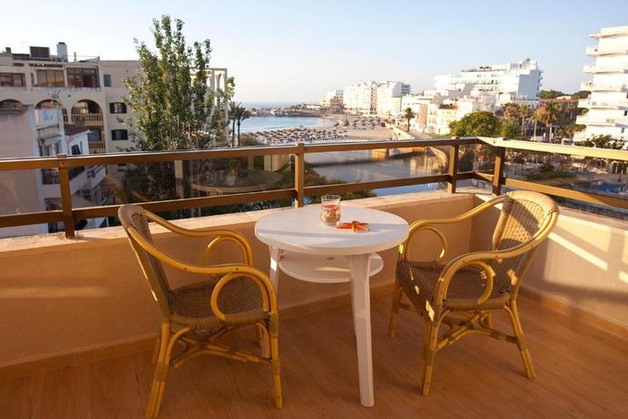 Imagen general del Hotel BJ Playamar & Apartamentos. Foto 8