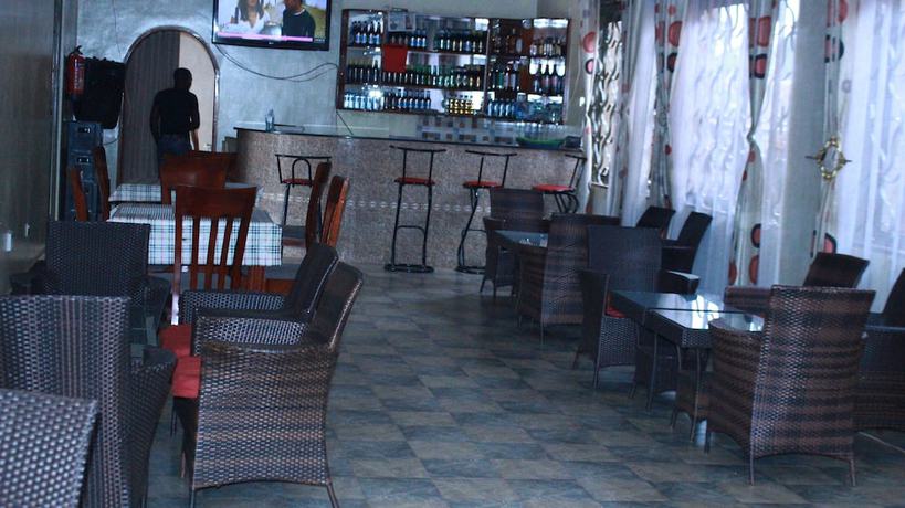 Imagen del bar/restaurante del Hotel BK Castella. Foto 5
