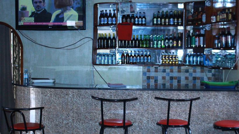 Imagen del bar/restaurante del Hotel BK Castella. Foto 7