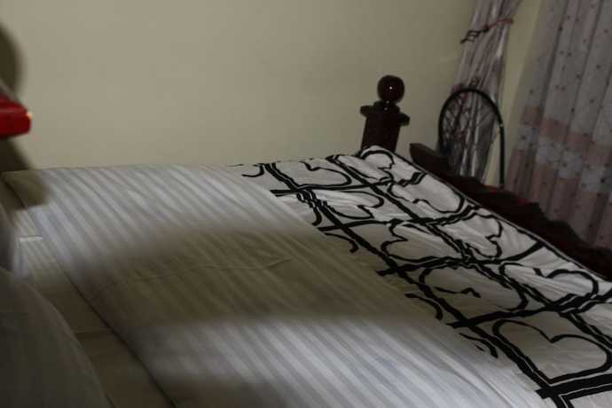 Imagen de la habitación del Hotel BK Castella. Foto 13