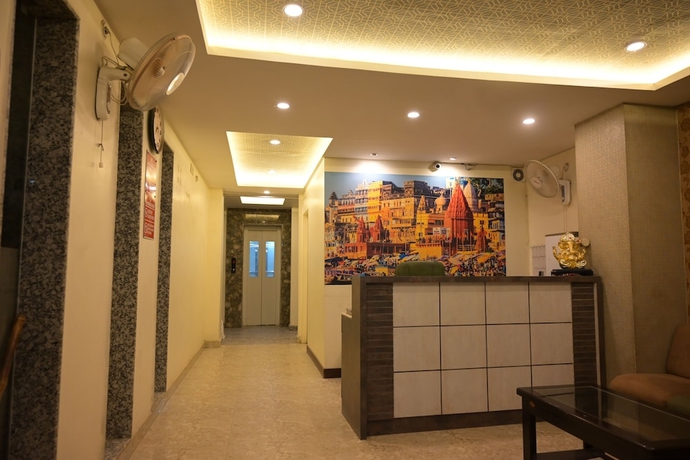 Imagen de los interiores del Hotel BK International. Foto 15