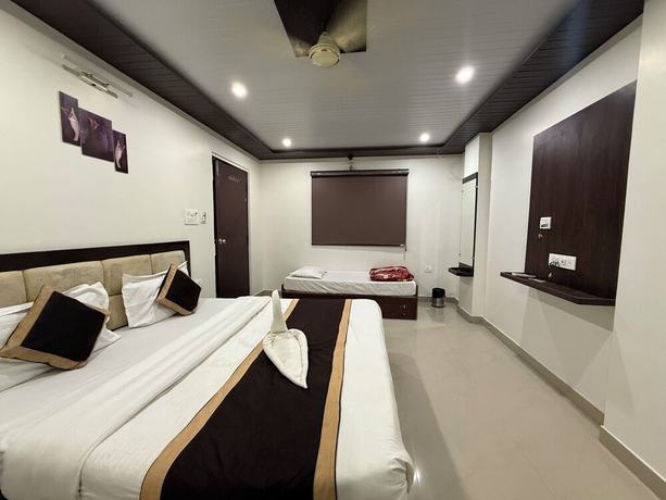 Imagen de la habitación del Hotel BK International. Foto 11