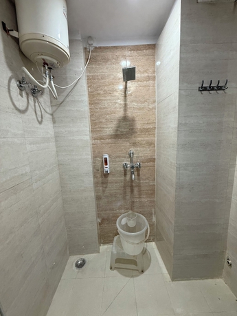 Imagen de la habitación del Hotel BK International. Foto 13