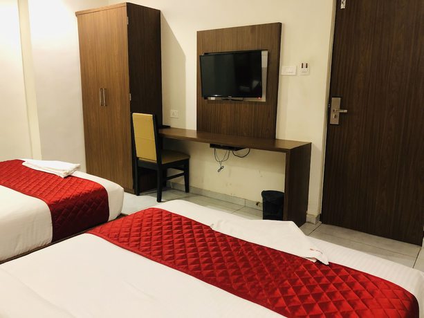 Imagen de la habitación del Hotel BKC Garden. Foto 16