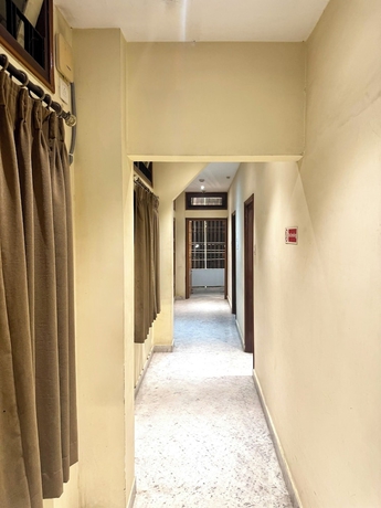 Imagen de los interiores del Hotel BKR Guwahati. Foto 8