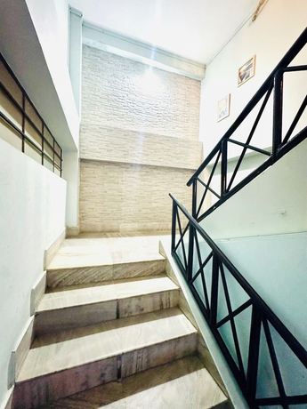 Imagen de los interiores del Hotel BKR Guwahati. Foto 9