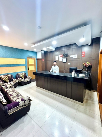 Imagen de los interiores del Hotel BKR Guwahati. Foto 11