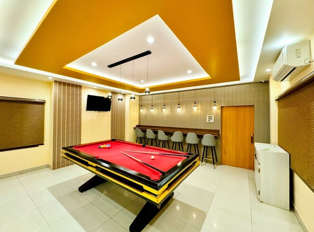 Imagen de los interiores del Hotel BKR Guwahati. Foto 16