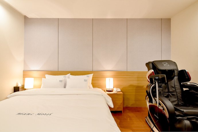 Imagen de la habitación del Hotel BLANC Business. Foto 5