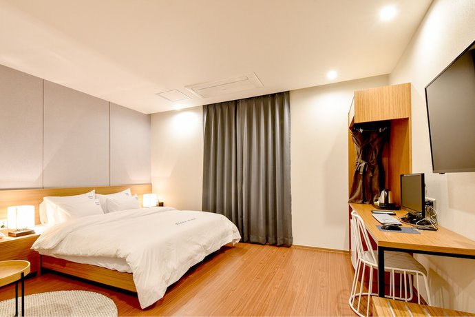 Imagen de la habitación del Hotel BLANC Business. Foto 7