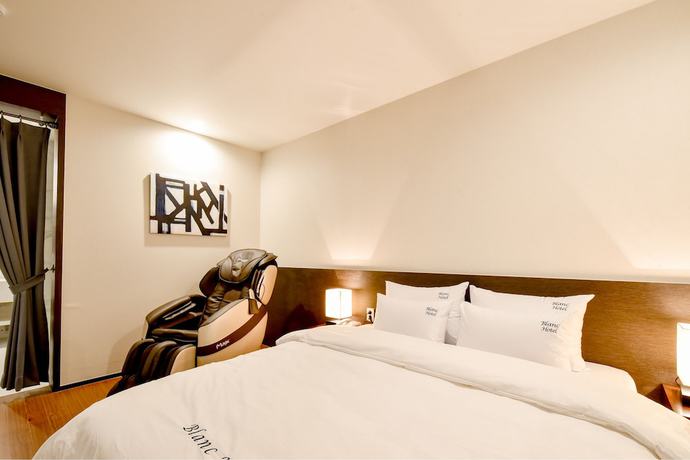 Imagen de la habitación del Hotel BLANC Business. Foto 8