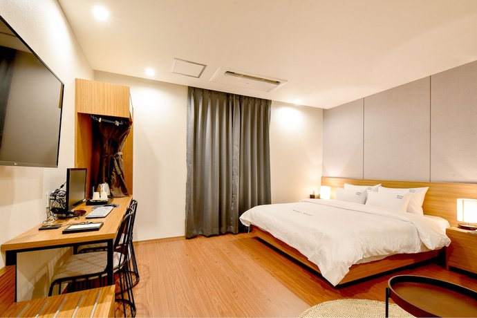 Imagen de la habitación del Hotel BLANC Business. Foto 11
