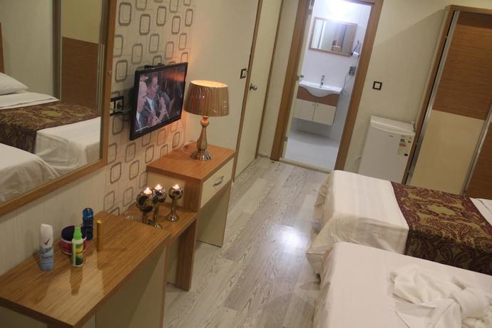 Imagen de la habitación del Hotel BLC. Foto 5