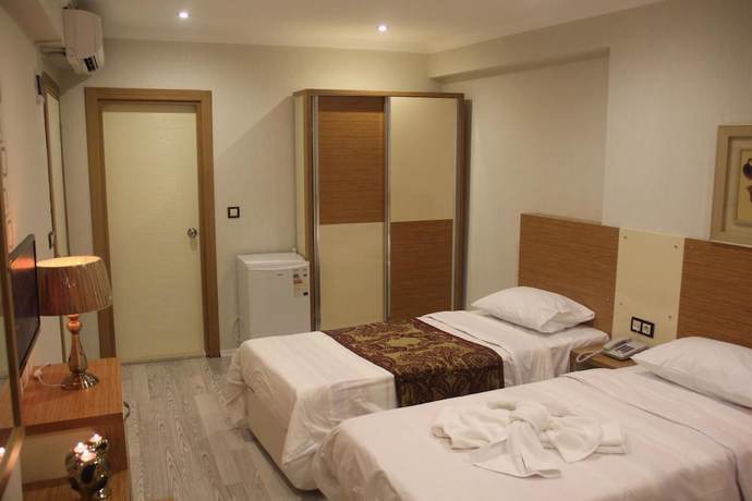 Imagen de la habitación del Hotel BLC. Foto 6