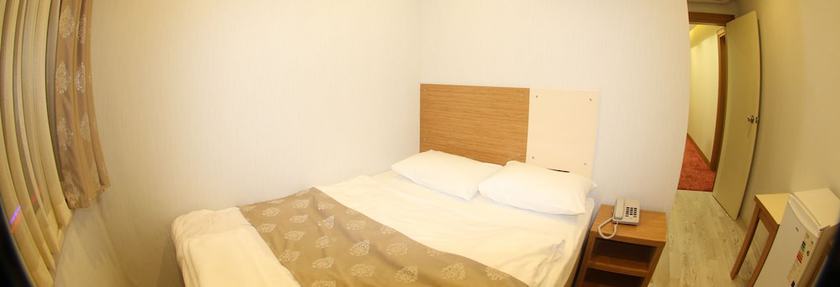 Imagen de la habitación del Hotel BLC. Foto 9