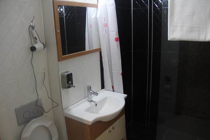Imagen de la habitación del Hotel BLC. Foto 11
