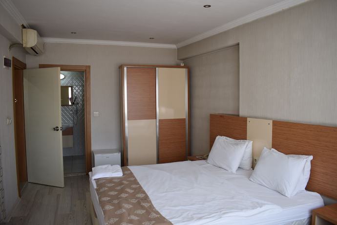 Imagen de la habitación del Hotel BLC. Foto 15