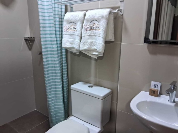 Imagen de la habitación del Hotel BLISS INN. Foto 17