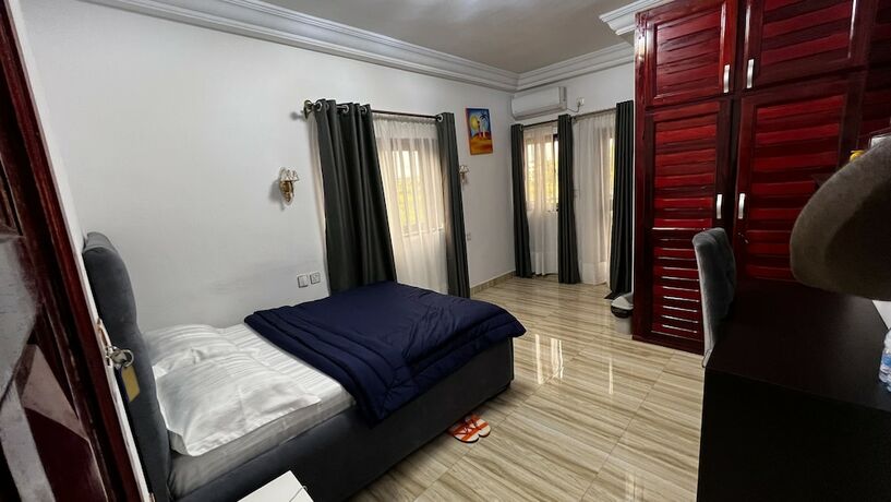 Imagen de la habitación del Hotel BLUE EMPIRE HOTEL. Foto 17