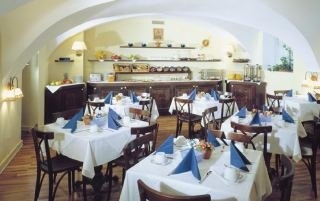 Imagen del bar/restaurante del Hotel BLUE KEY. Foto 2