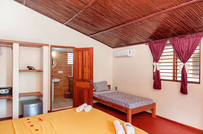 Imagen de la habitación del Hotel BLUE SKY RESORT. Foto 19