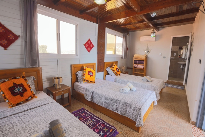 Imagen de la habitación del Hotel BLUERINA CAMP HOSTEL. Foto 4