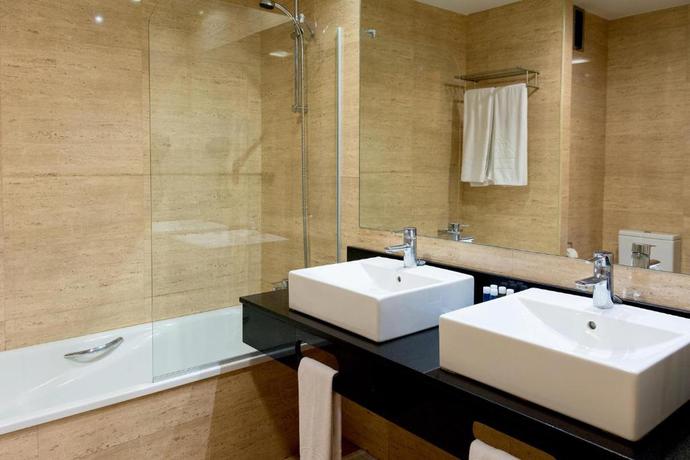 Imagen de la habitación del Hotel BLUESEA Al Andalus. Foto 5