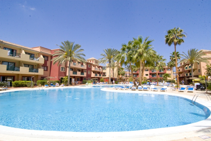 Imagen de la piscina del Hotel BLUESEA Aloe Corralejo. Foto 8