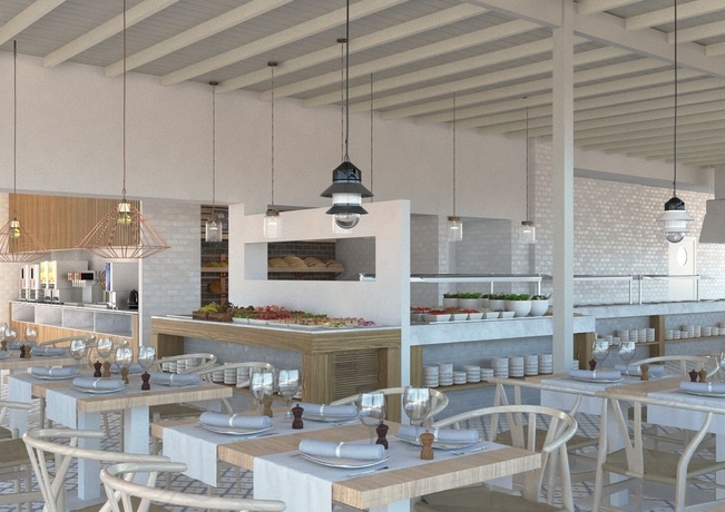 Imagen del bar/restaurante del Hotel BLUESEA Alyssa Suite. Foto 3