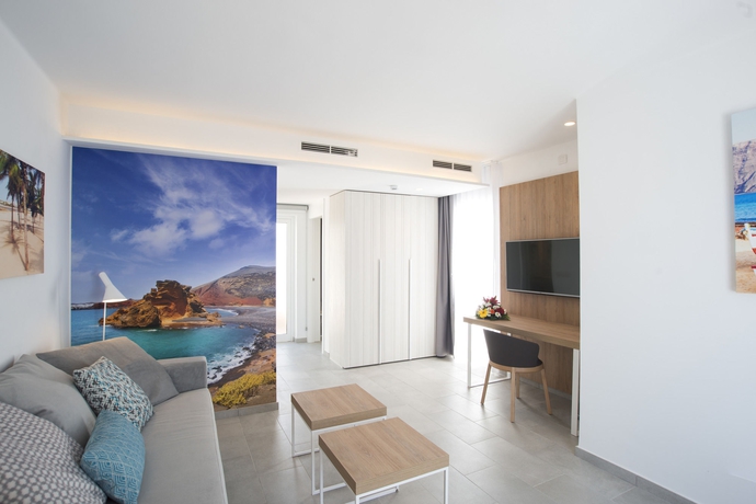 Imagen de la habitación del Hotel BLUESEA Alyssa Suite. Foto 8