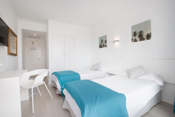 Imagen de la habitación del Hotel BLUESEA Arenal Tower Adults Only. Foto 11