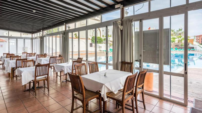 Imagen del bar/restaurante del Hotel BLUESEA Callao Garden. Foto 4