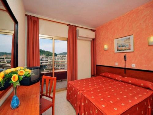 Imagen de la habitación del Hotel BLUESEA Continental. Foto 18