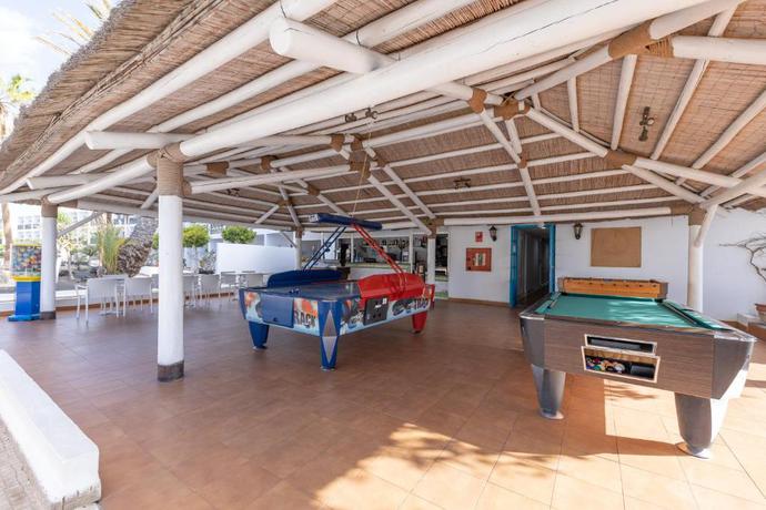 Imagen de los exteriores del Hotel BLUESEA Costa Bastián. Foto 15