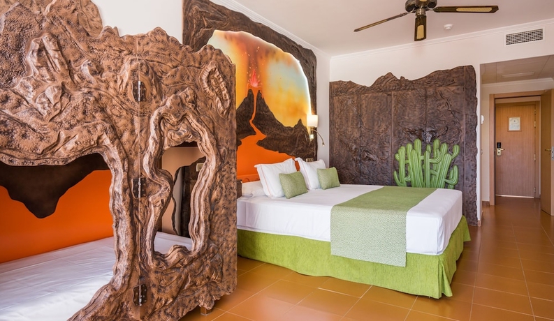 Imagen de la habitación del Hotel BLUESEA Costa Bastián. Foto 4