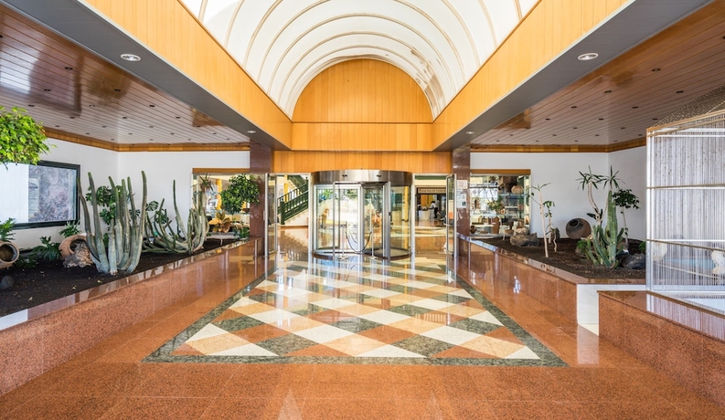 Imagen de los interiores del Hotel BLUESEA Costa Bastián. Foto 18