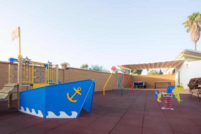 Imagen de los interiores del Hotel BLUESEA Costa Serena. Foto 7