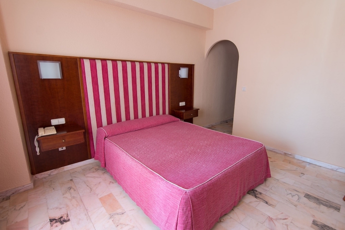 Imagen de la habitación del Hotel BLUESEA Costa Serena. Foto 10