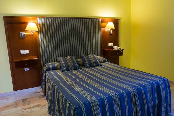 Imagen de la habitación del Hotel BLUESEA Costa Serena. Foto 15