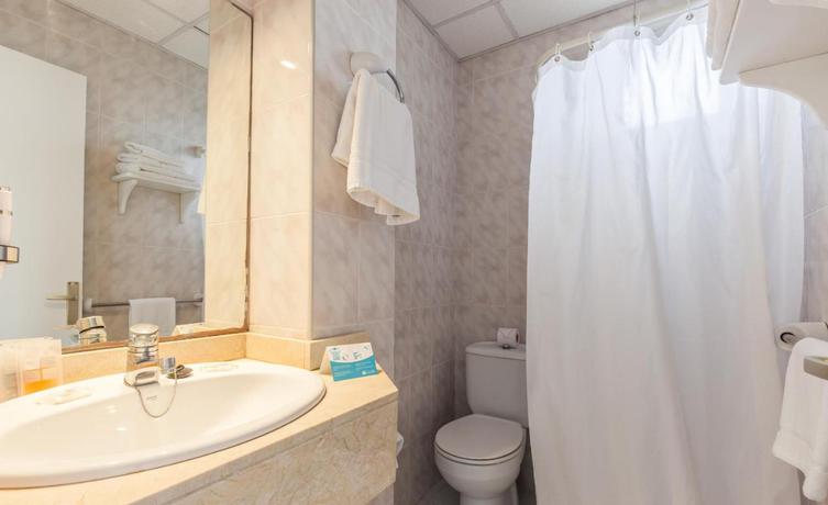 Imagen de la habitación del Hotel BLUESEA Costa Verde. Foto 7