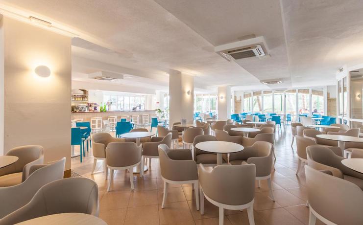 Imagen del bar/restaurante del Hotel BLUESEA Costa Verde. Foto 3