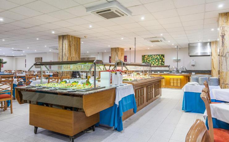 Imagen del bar/restaurante del Hotel BLUESEA Costa Verde. Foto 4