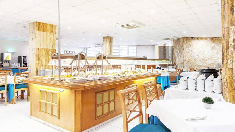 Imagen del bar/restaurante del Hotel BLUESEA Costa Verde. Foto 6