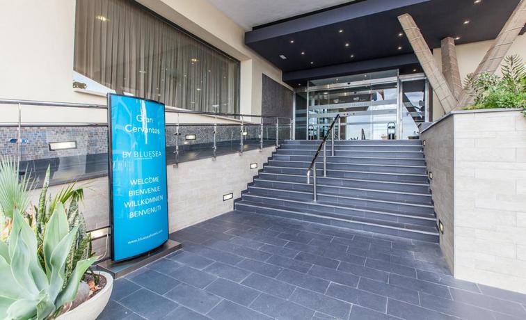 Imagen de los exteriores del Hotel BLUESEA Gran Cervantes. Foto 13