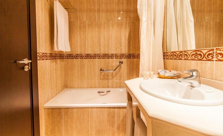 Imagen de la habitación del Hotel BLUESEA Gran Cervantes. Foto 8