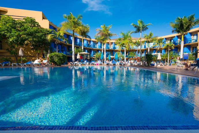 Imagen de la piscina del Hotel BLUESEA Jandia Luz Apartamentos. Foto 8